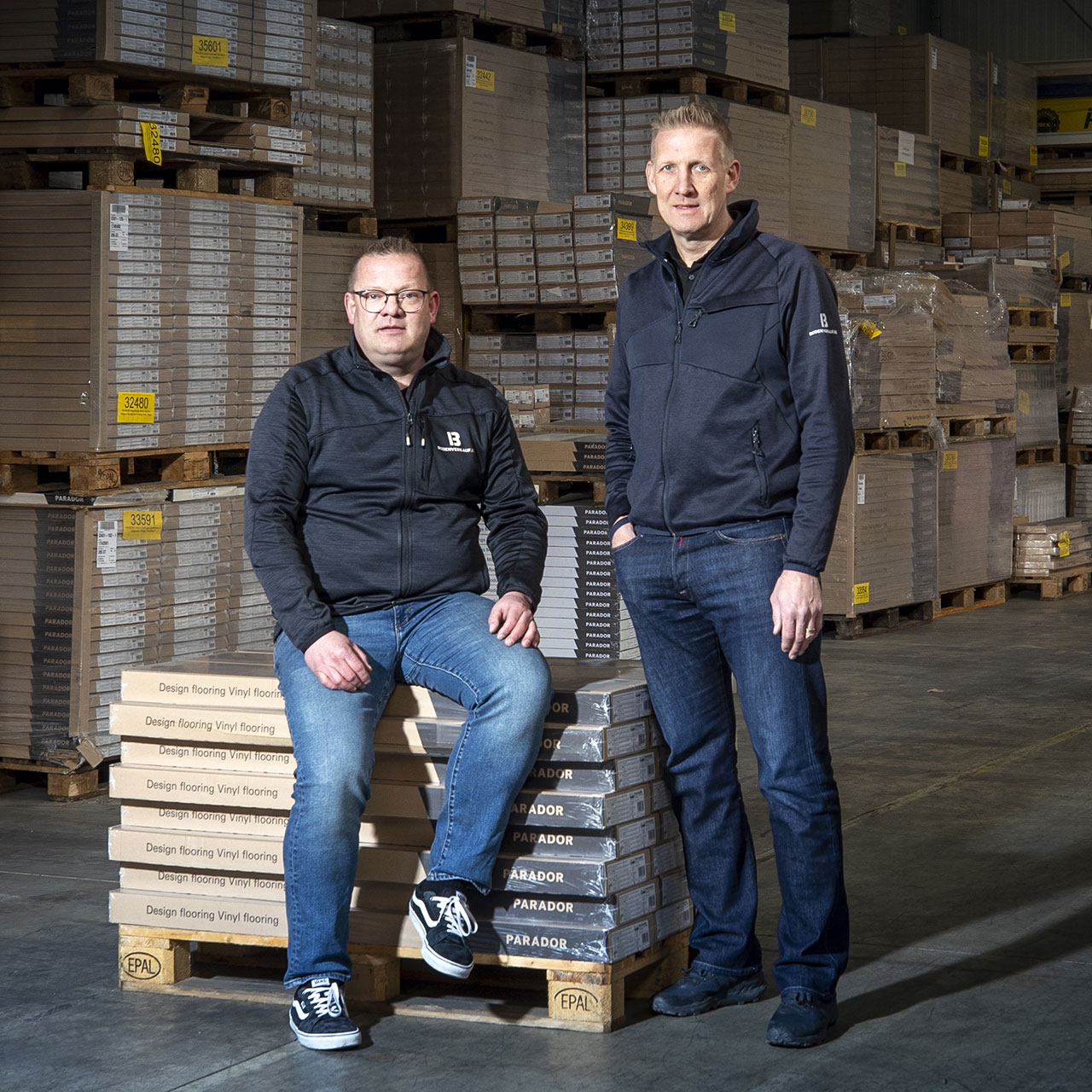 Geschäftsführer Dirk Höping und Michael Höping - Höping GmbH (bodenverkauf.live) Die Geschäftsführer Dirk Höping und Michael Höping in der Lagerhalle